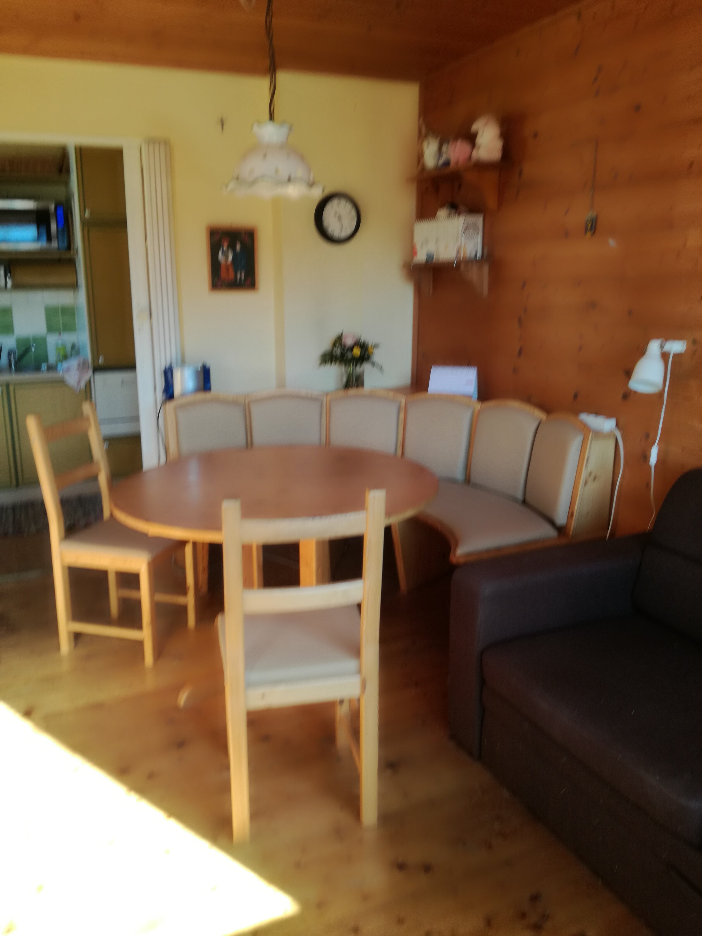 Wohnzimmer mit Essbereich