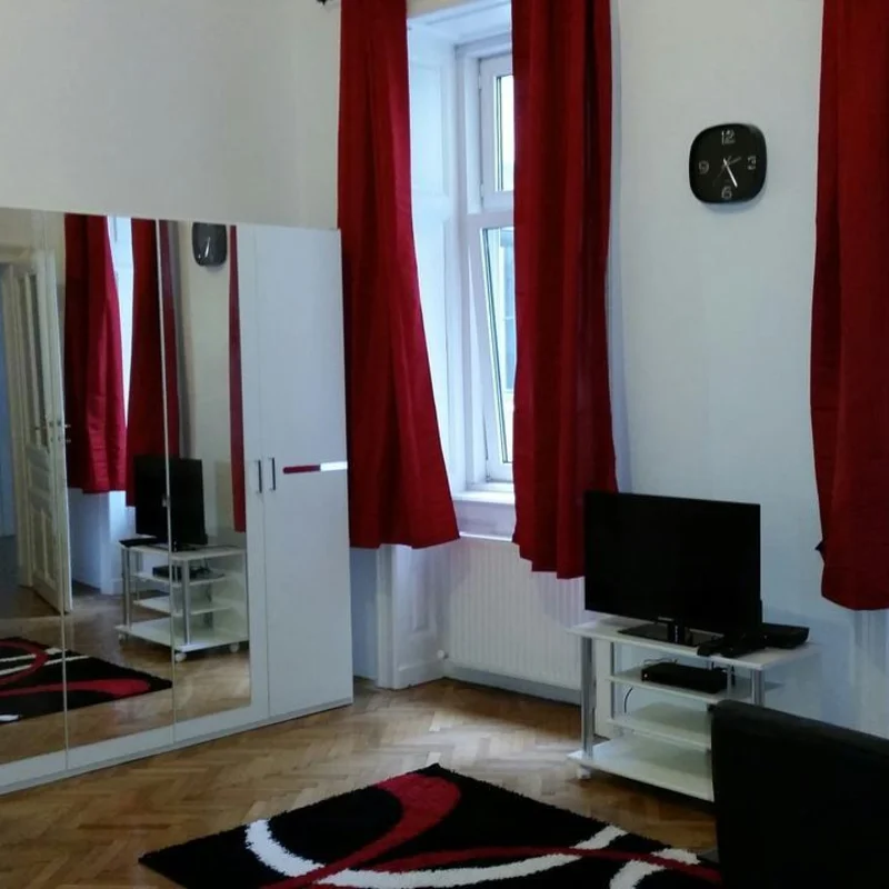 Wohn und Schlafzimmer