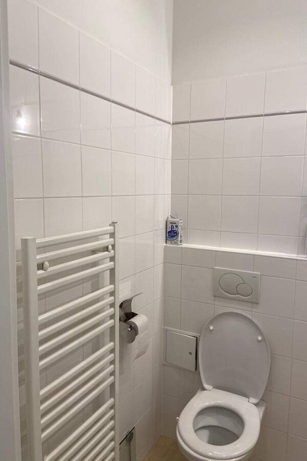 Bathroom with Toilet  | © Bettina Winert 