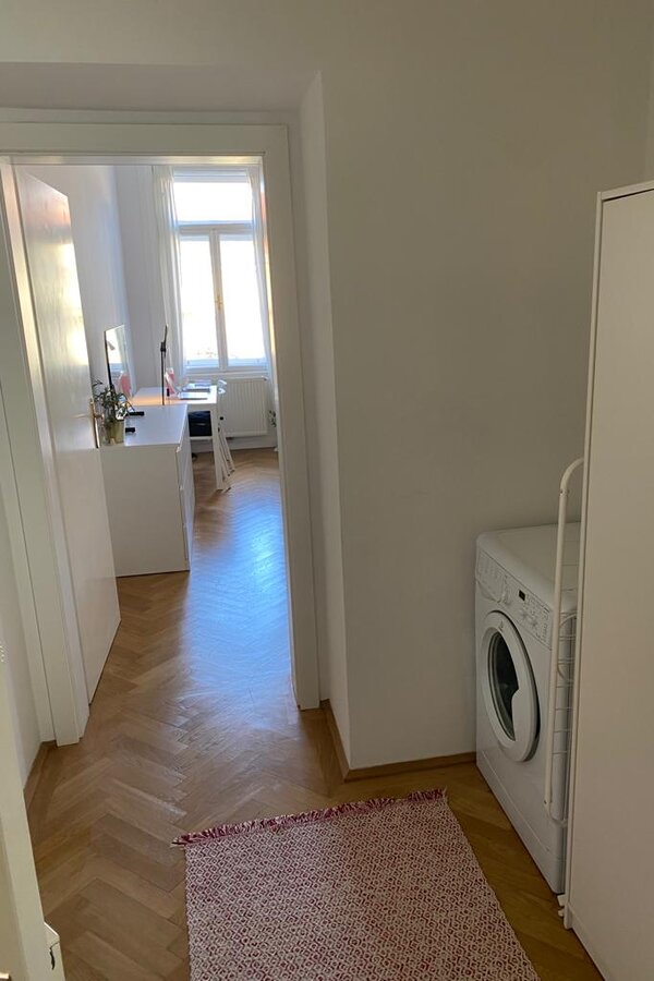 Vorraum mit Waschmaschine  | © Bettina Winert 