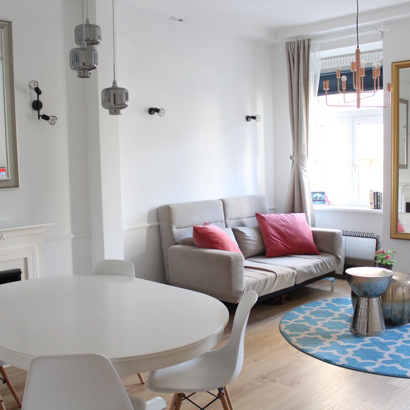 Wohnzimmer und Esszimmer | © P Summer