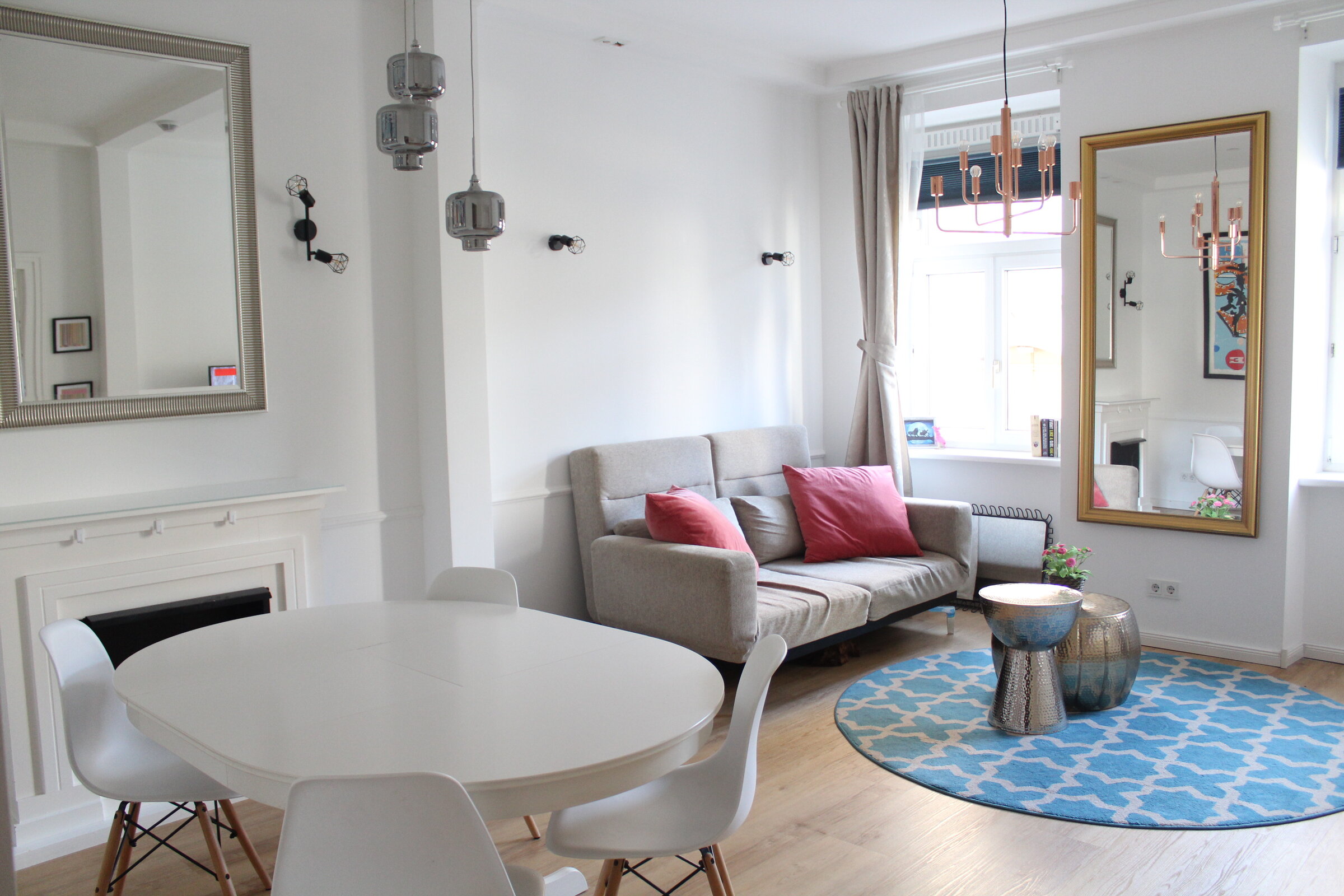 Wohnzimmer und Esszimmer | © P Summer