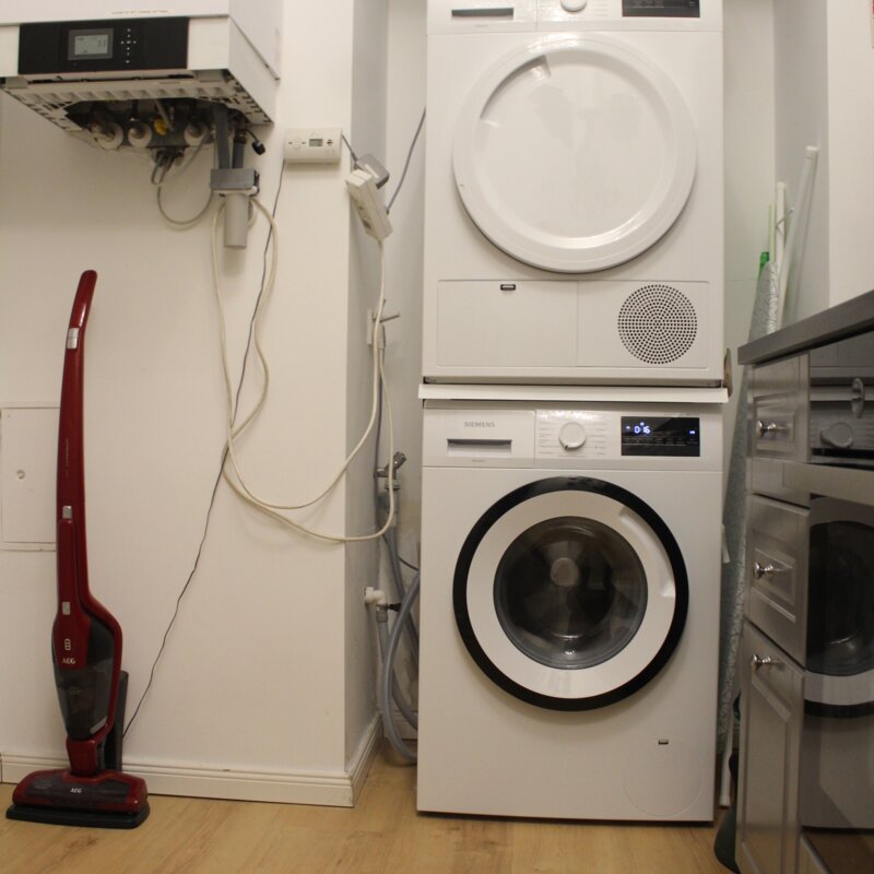 Waschmaschine und Trockner | © P Summer