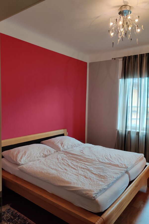 Schlafzimmer 1