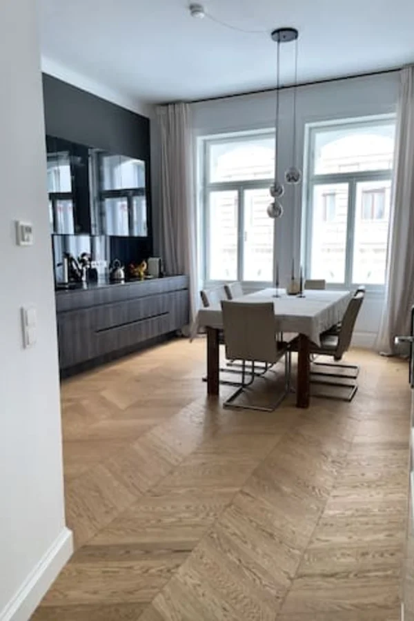 Vollausgestattete Küche inkl Esszimmer