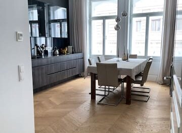 Vollausgestattete Küche inkl Esszimmer