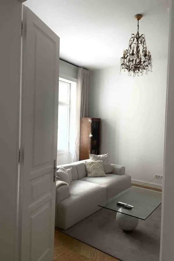 große Flügeltüren zum Öffnen