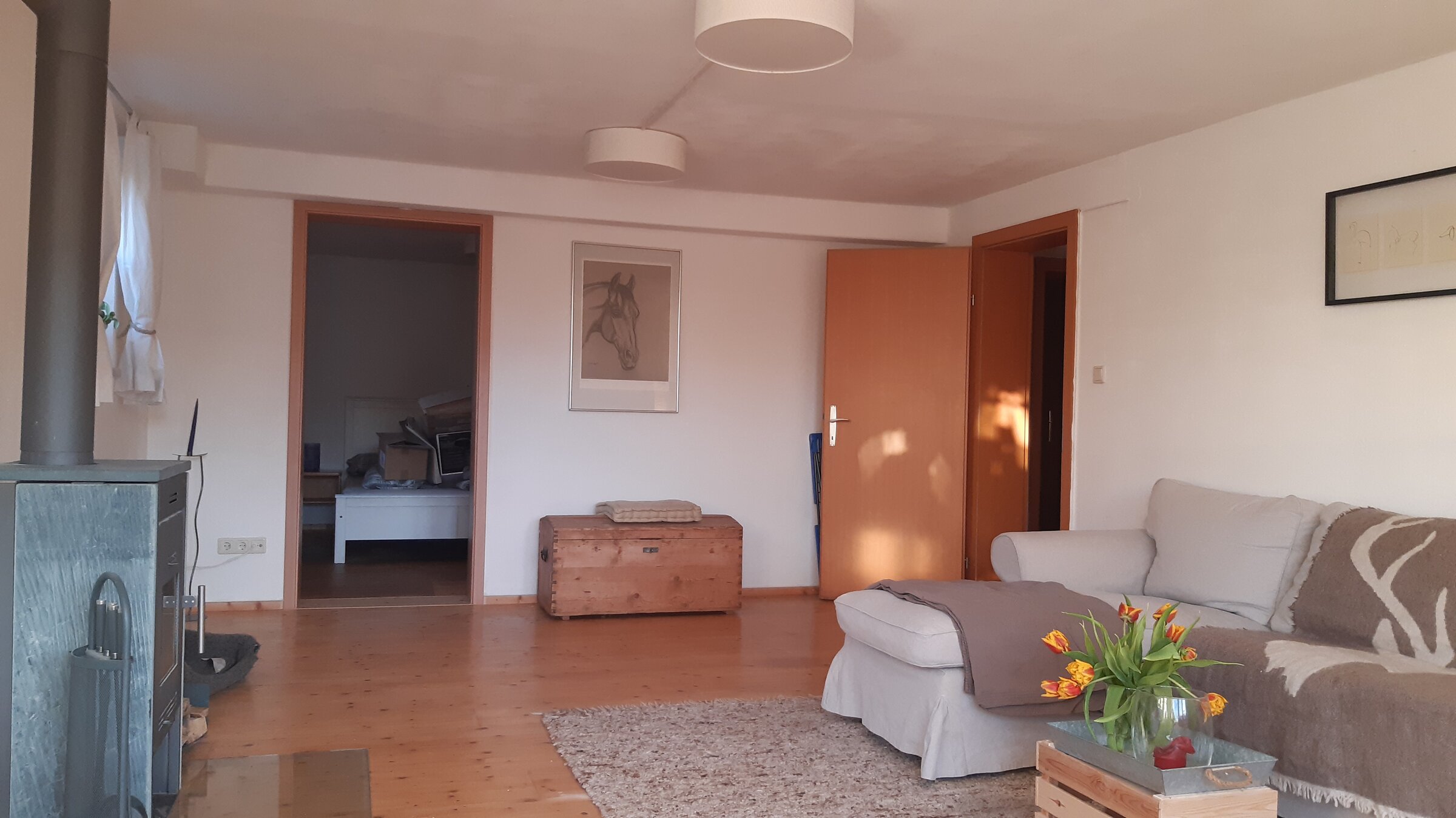 geräumiges wohnzimmer