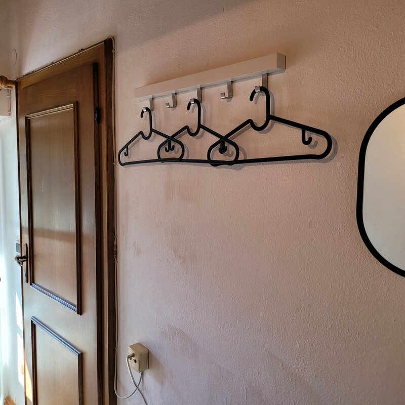 Kleiderhaken, Spiegel | © Marianne Witzko