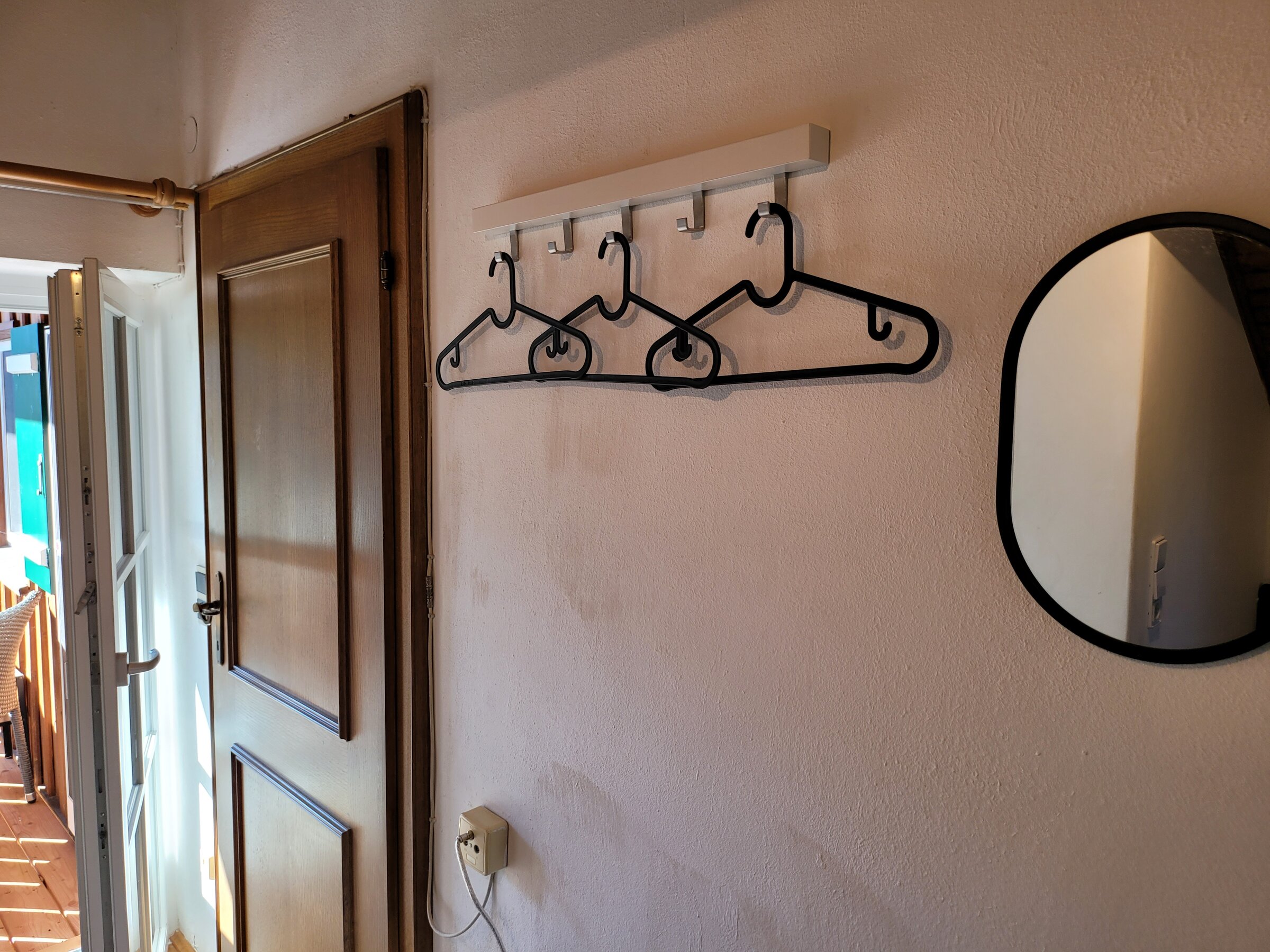 Kleiderhaken, Spiegel | © Marianne Witzko
