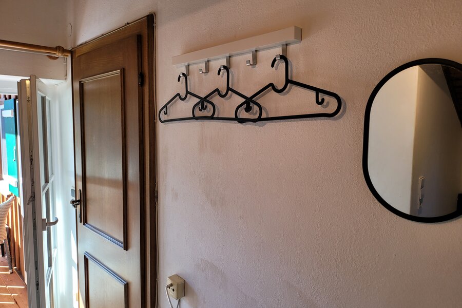 Kleiderhaken, Spiegel | © Marianne Witzko