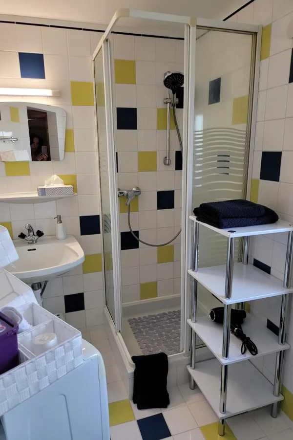 Bad mit Dusche | © Marianne Witzko