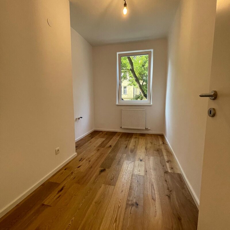 Schlafzimmer (vor der Möblierung)