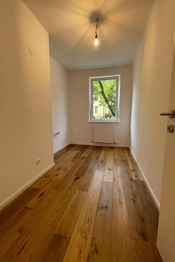 Schlafzimmer (vor der Möblierung)