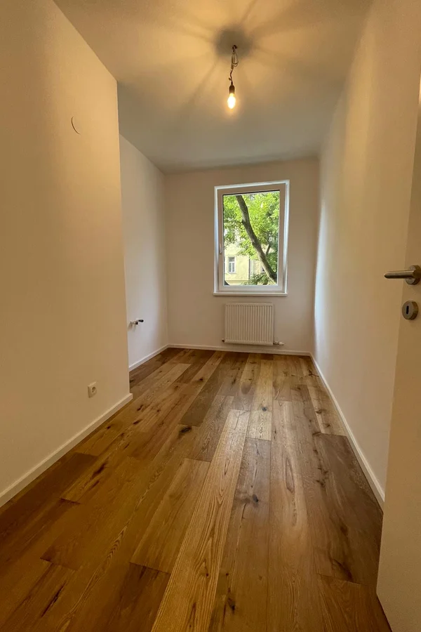 Schlafzimmer (vor der Möblierung)