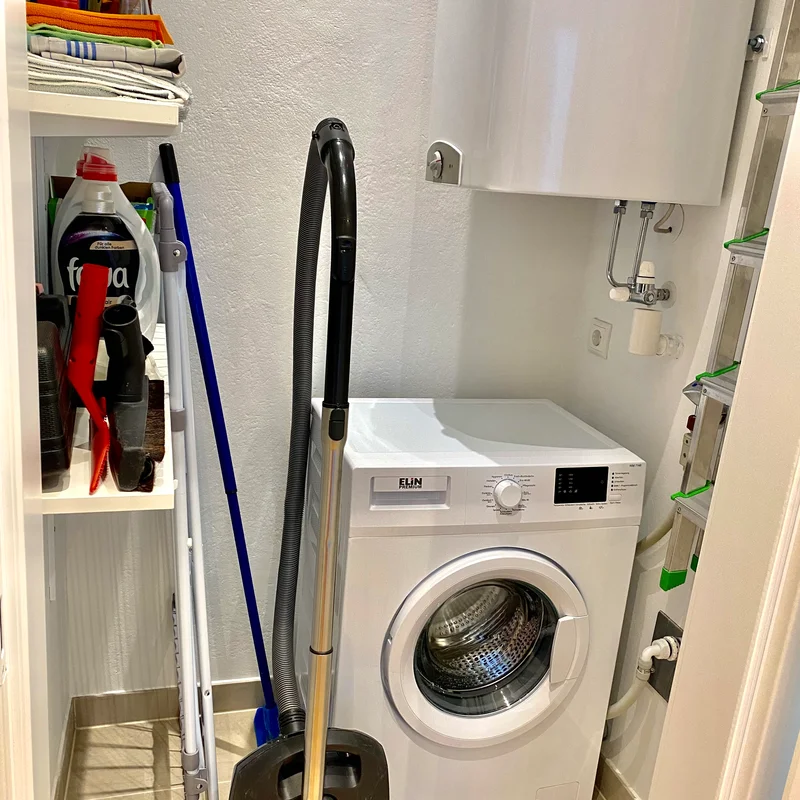 Abstellraum mit Waschmaschine