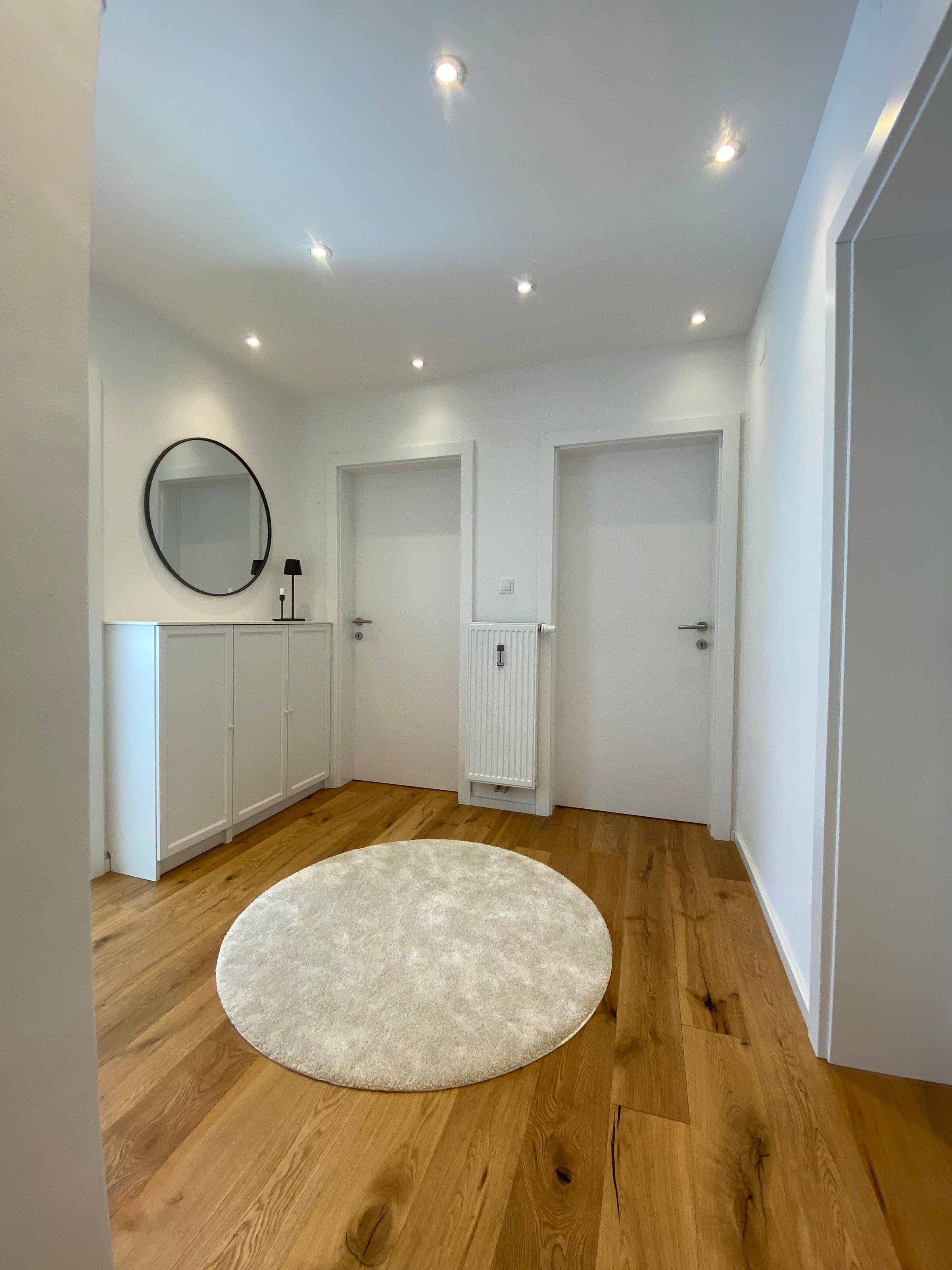 Vorraum der lichtdurchfluteten Wohnung