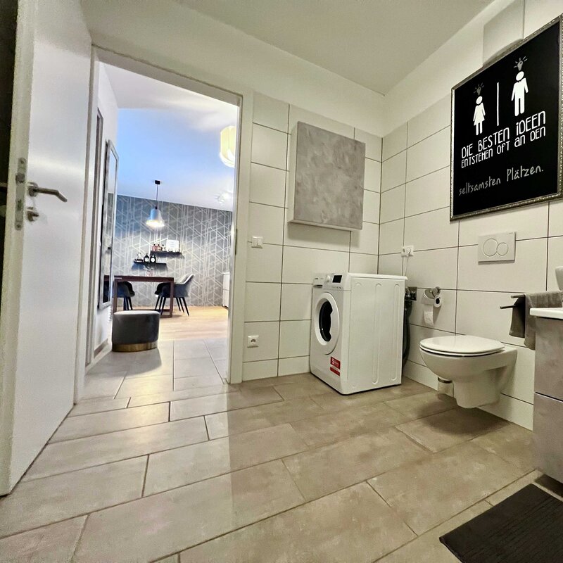 Waschtisch, Badewanne,Waschmaschine