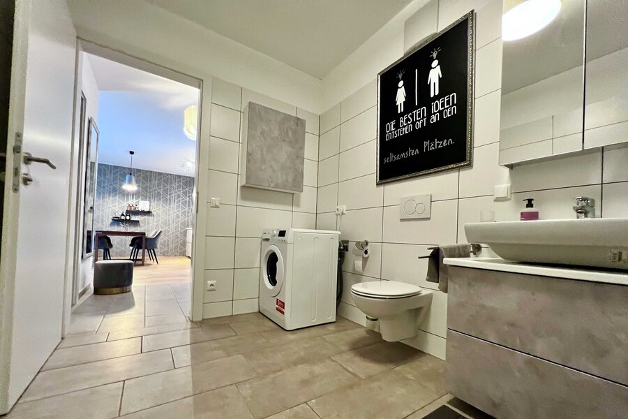 Waschtisch, Badewanne,Waschmaschine