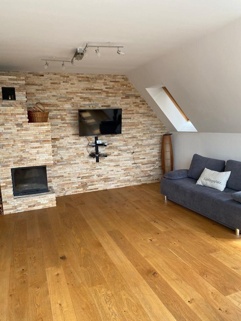 Wohnzimmer mit Couch