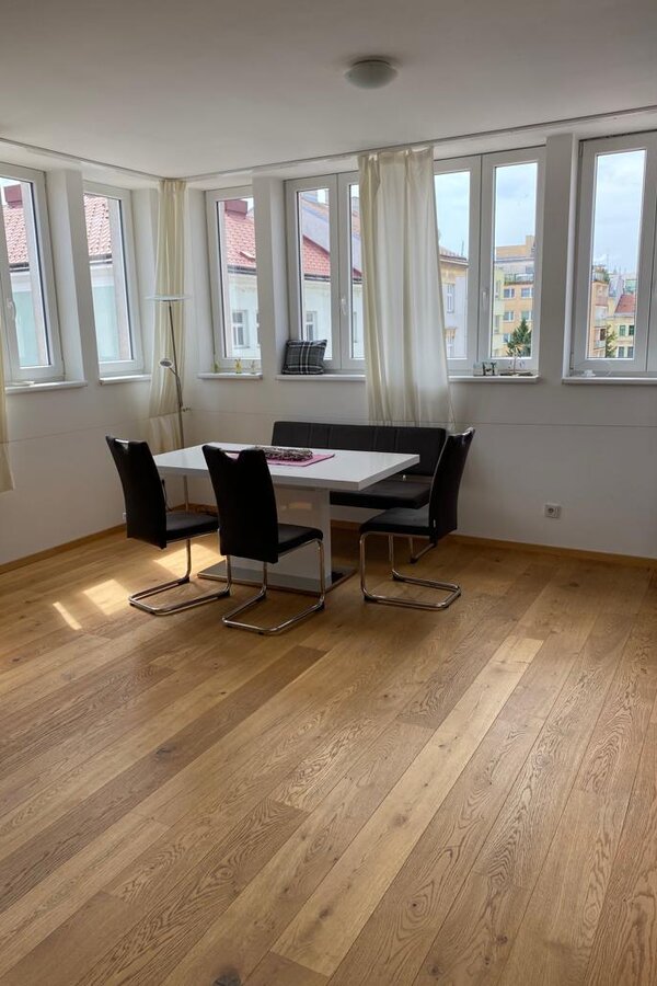 Essplatz im Wohnzimmer 