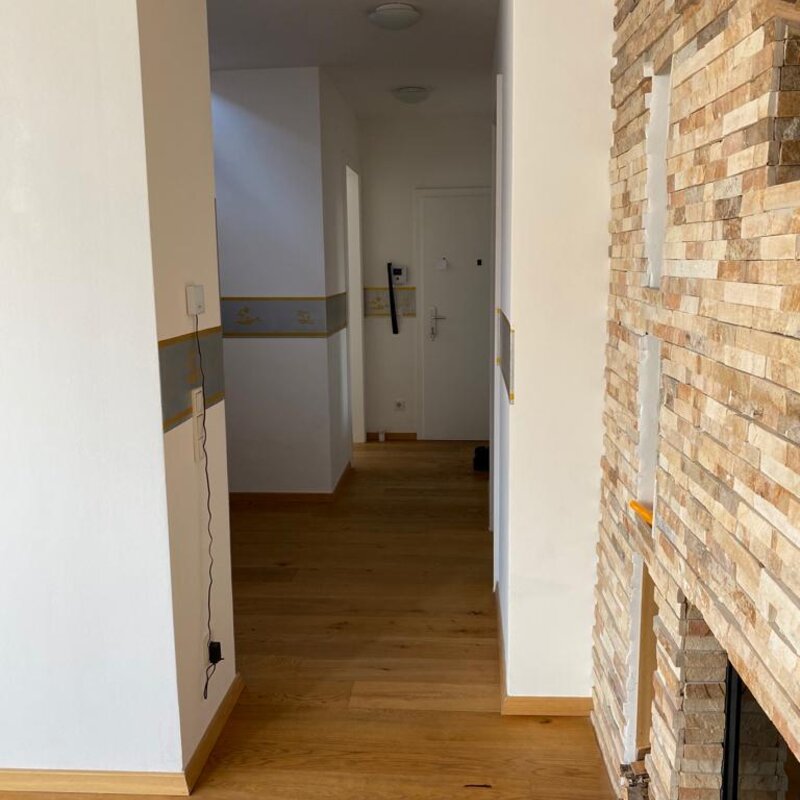 Gang mit Blick zur Eingangstür