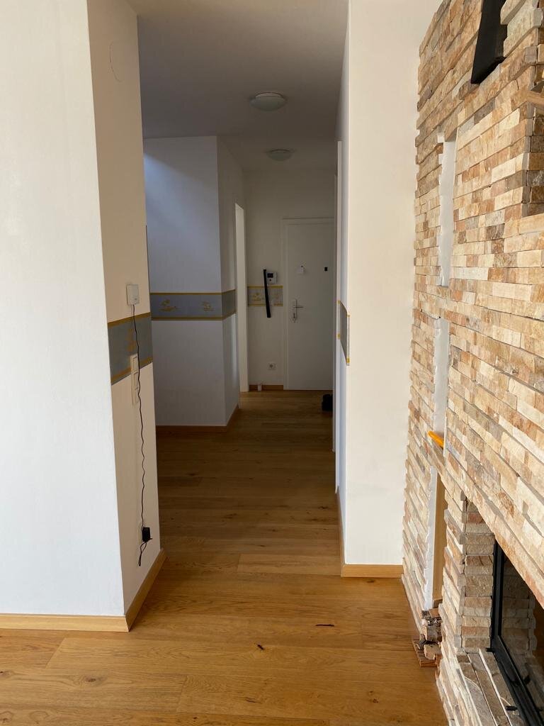 Gang mit Blick zur Eingangstür