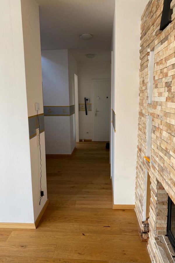 Gang mit Blick zur Eingangstür