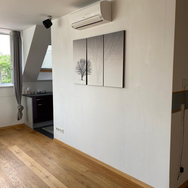 Wohnzimmer mit Klimaanlage 