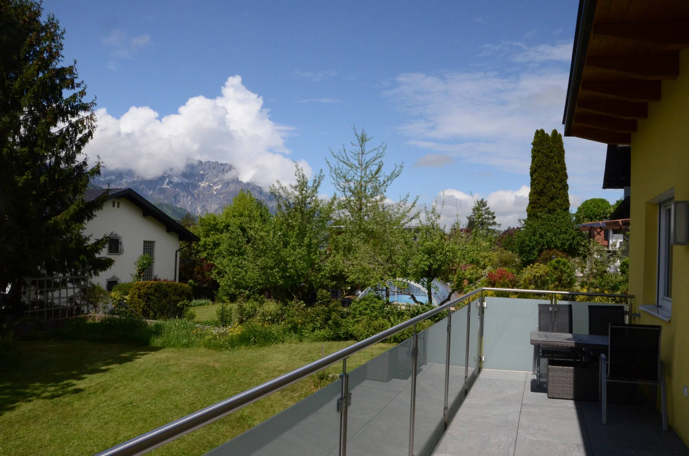 Wunderschöne Aussicht vom Balkon.