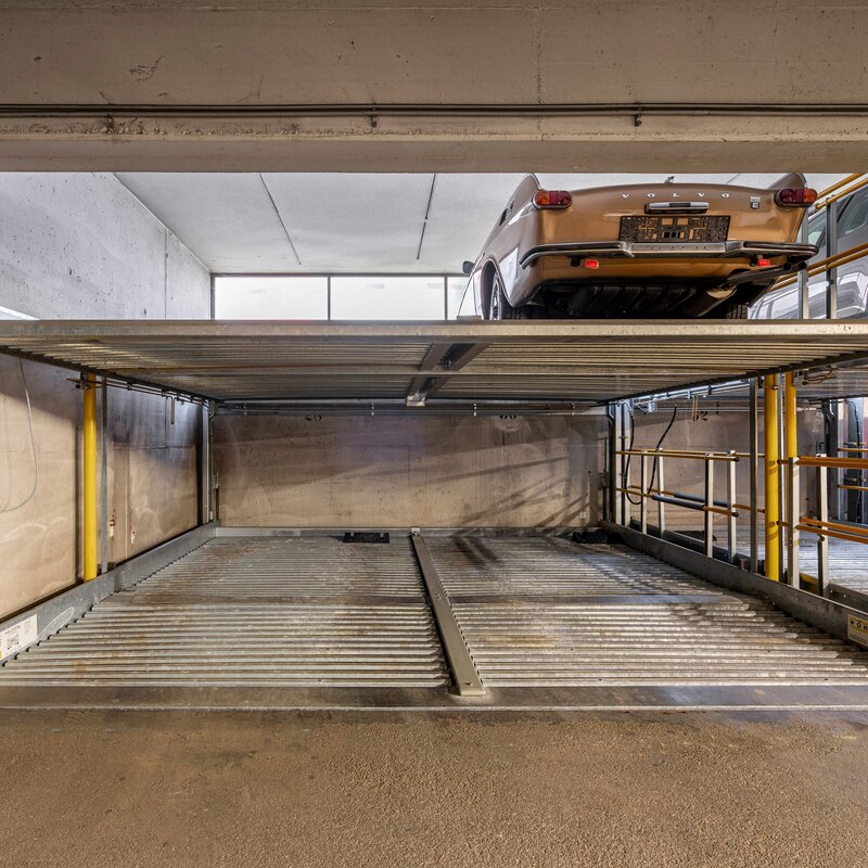 Duplex parking space with 1.5 m parking height in the garage 