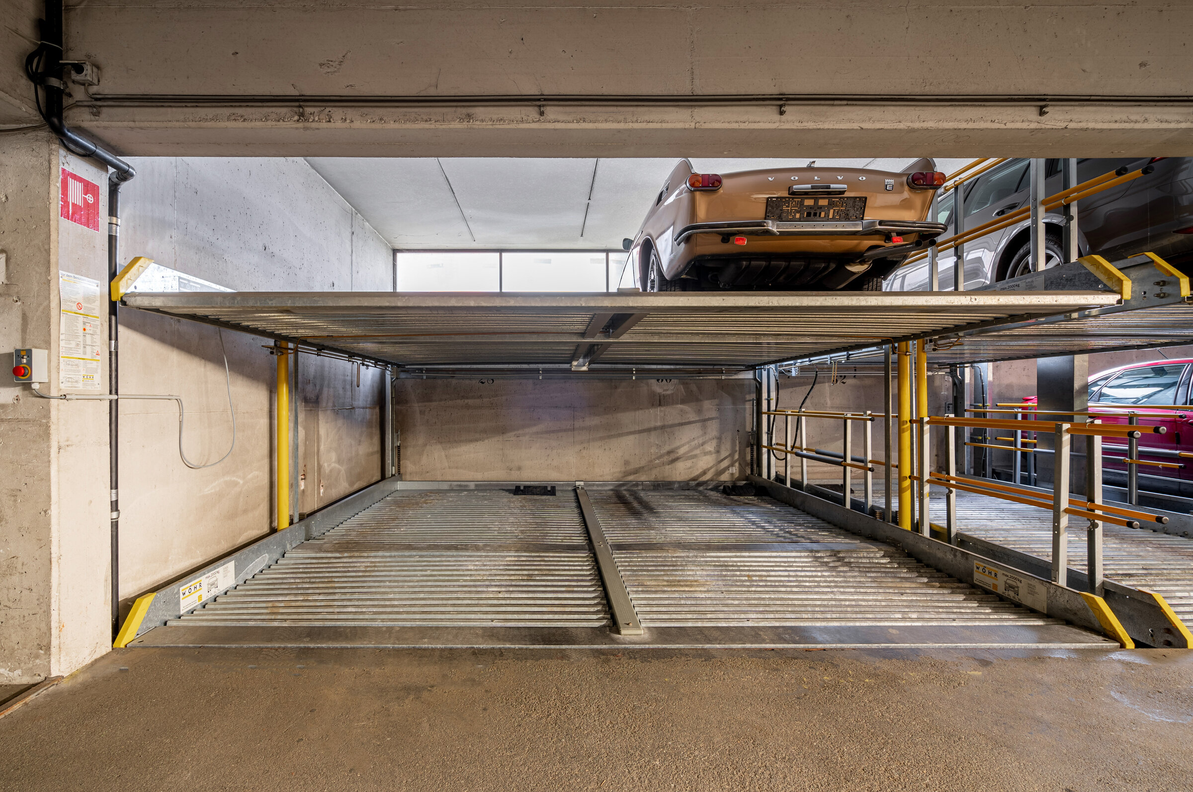 Duplex parking space with 1.5 m parking height in the garage 
