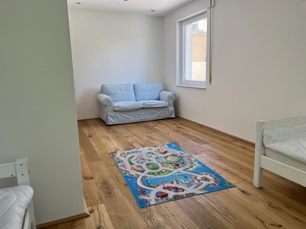 Schlafzimmer 2 Einzelbetten und Sofa