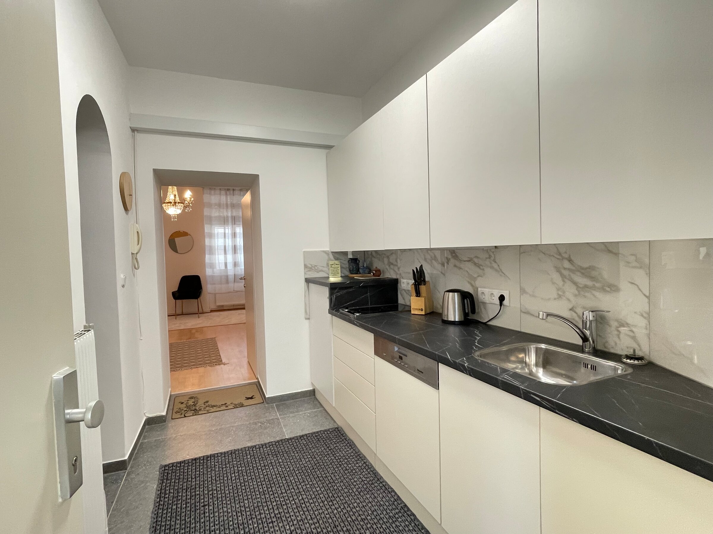 voll eingerichtet mit allen Geräten und Utensilien | © PR-Immobilien / REAL ESTATE