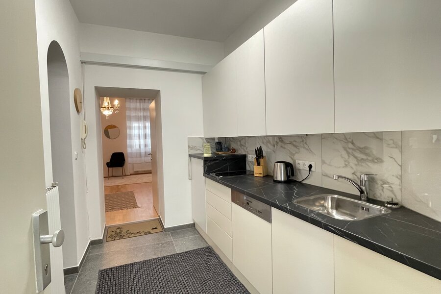 voll eingerichtet mit allen Geräten und Utensilien | © PR-Immobilien / REAL ESTATE