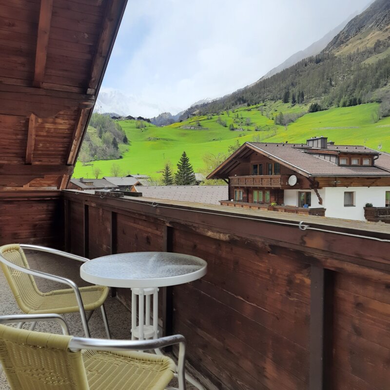 View at Mountains and Skipiste