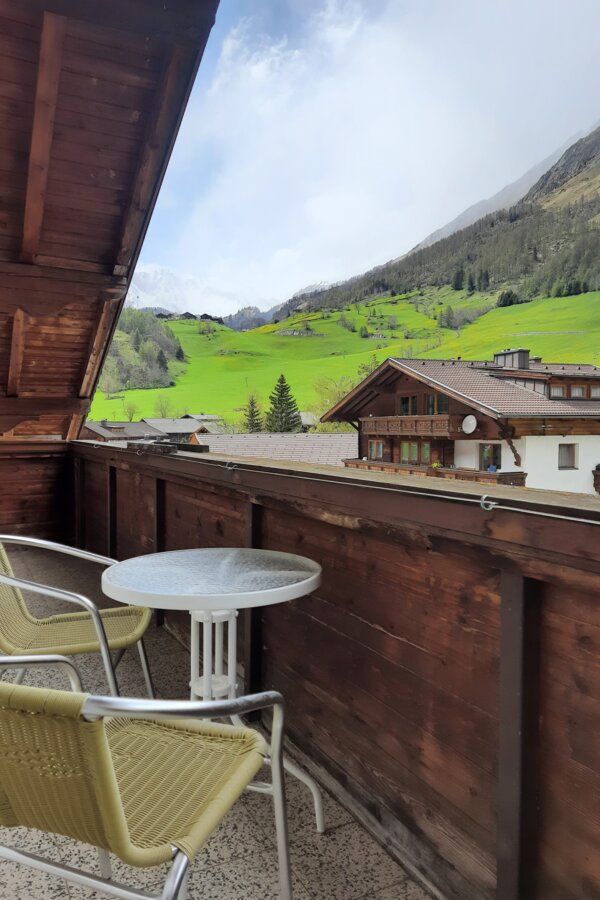 View at Mountains and Skipiste