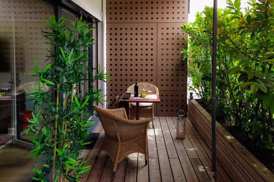 Begrünte Terrasse mit angenehmen Klima