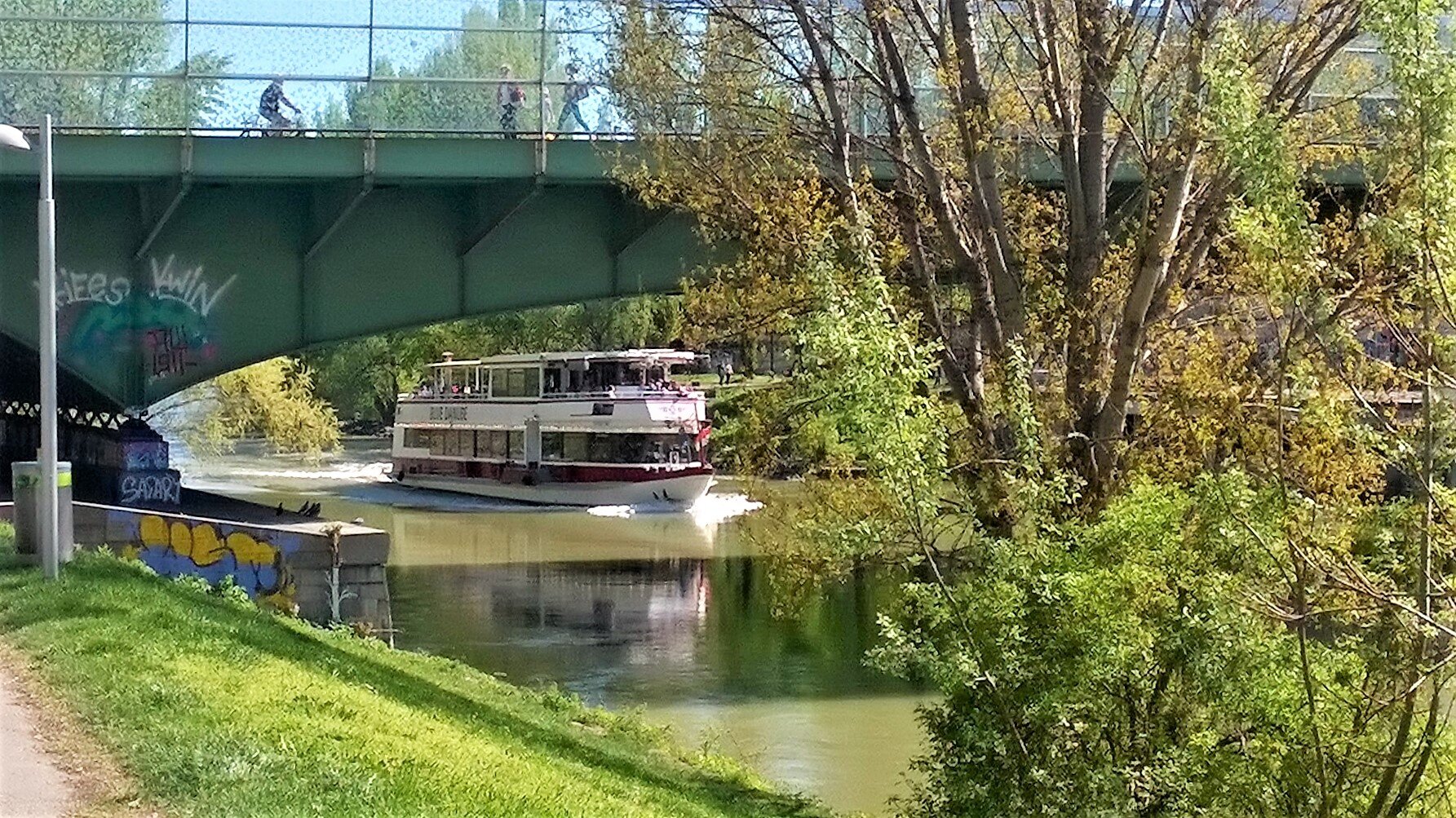 Donaukanal und Friedensbrücke | © PSG