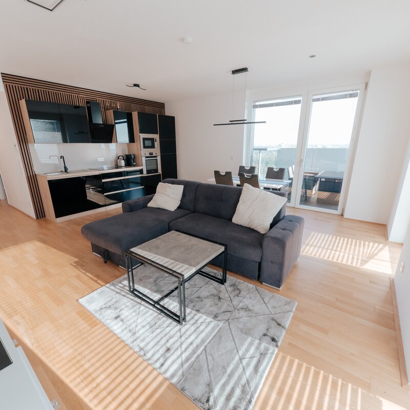 Balkon mit Block auf der Donau