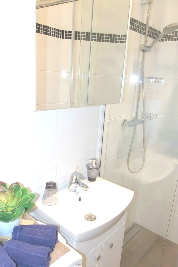 Bad mit ebenerdiger Dusche