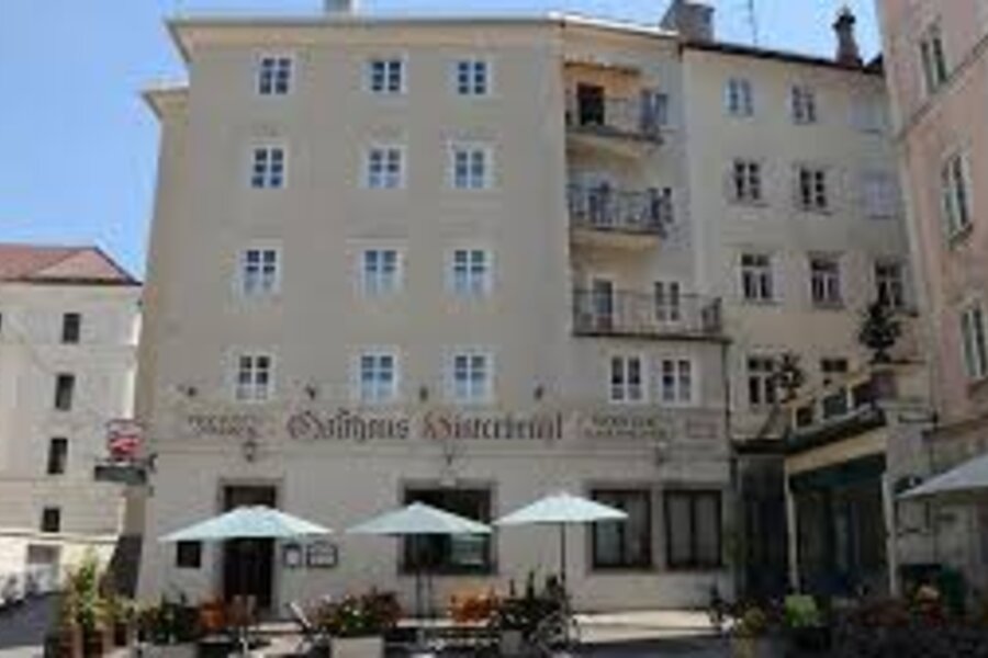 Schanzlgasse 8 right side