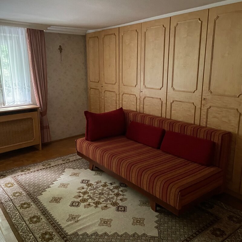 Can be folded out as a double bed