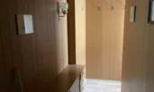 mit Garderobe