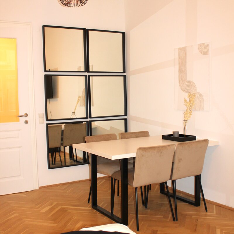 Arbeitsplatz / Esstisch