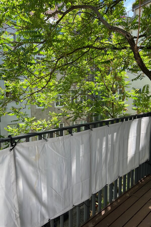 Sonne und Ruhe auf dem Balkon