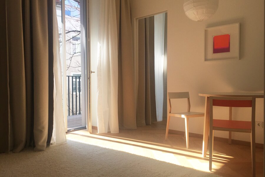 Essplatz mit Balkonzugang