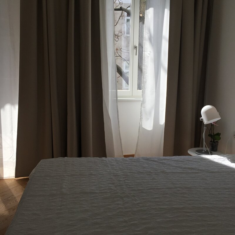 Sonniges Schlafzimmer mit eigener Balkontür | © Jeanne Szilit