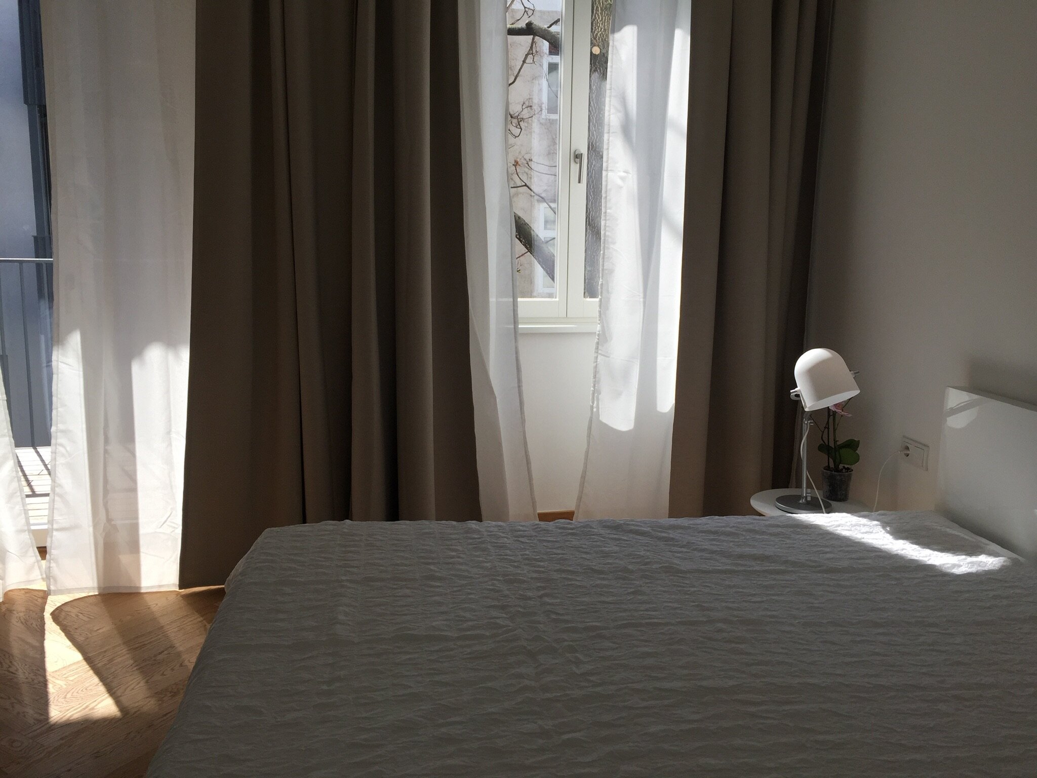 Sonniges Schlafzimmer mit eigener Balkontür | © Jeanne Szilit