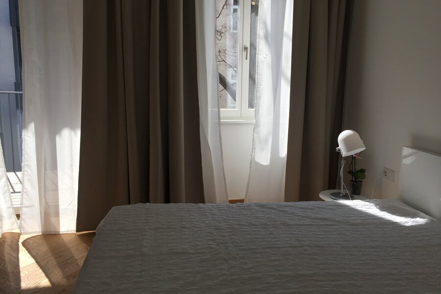 Sonniges Schlafzimmer mit eigener Balkontür | © Jeanne Szilit